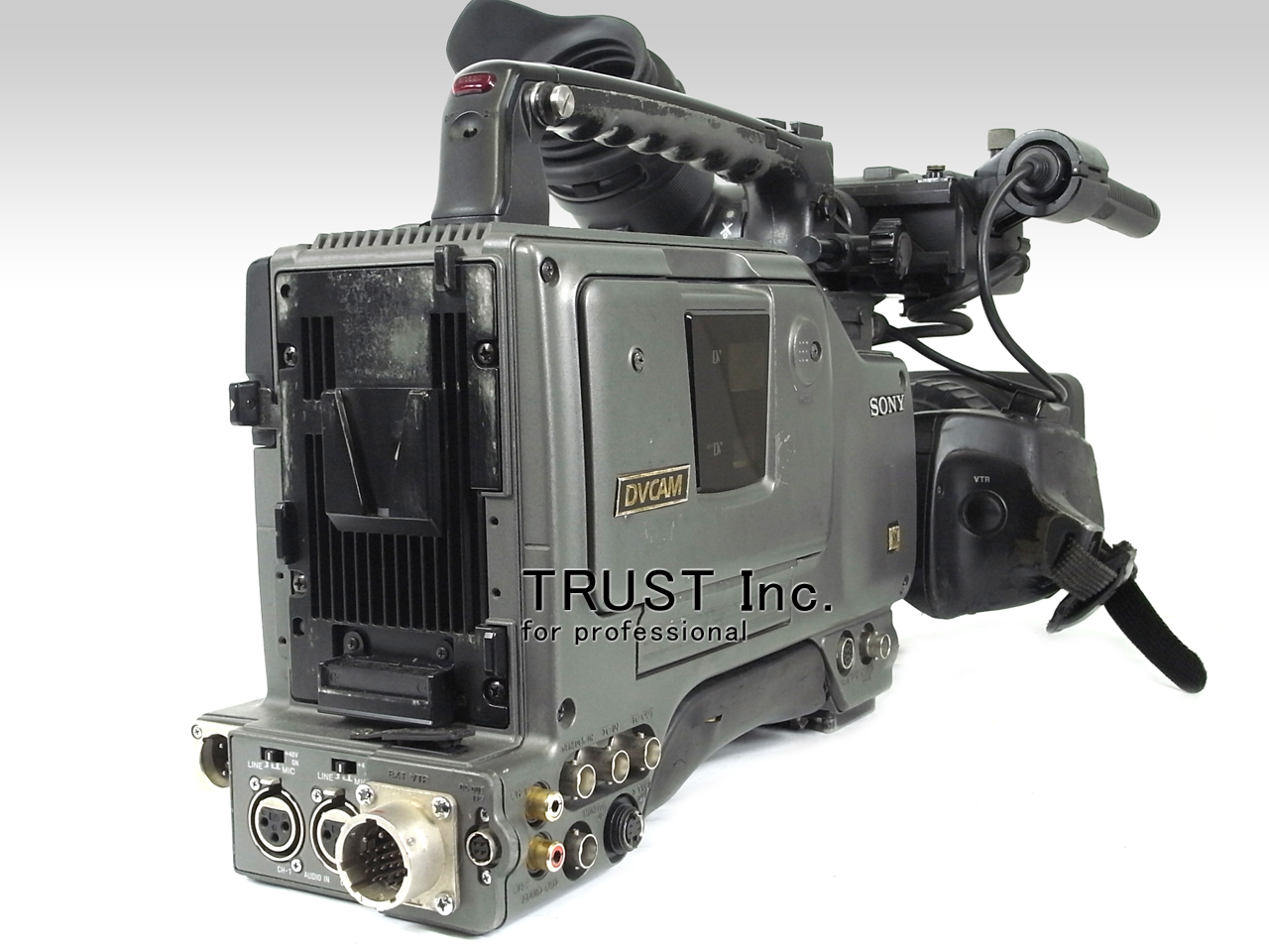 DSR-300 / DVCAM Camcorder【中古放送用・業務用 映像機器・音響機器の店 - トラスト株式会社】