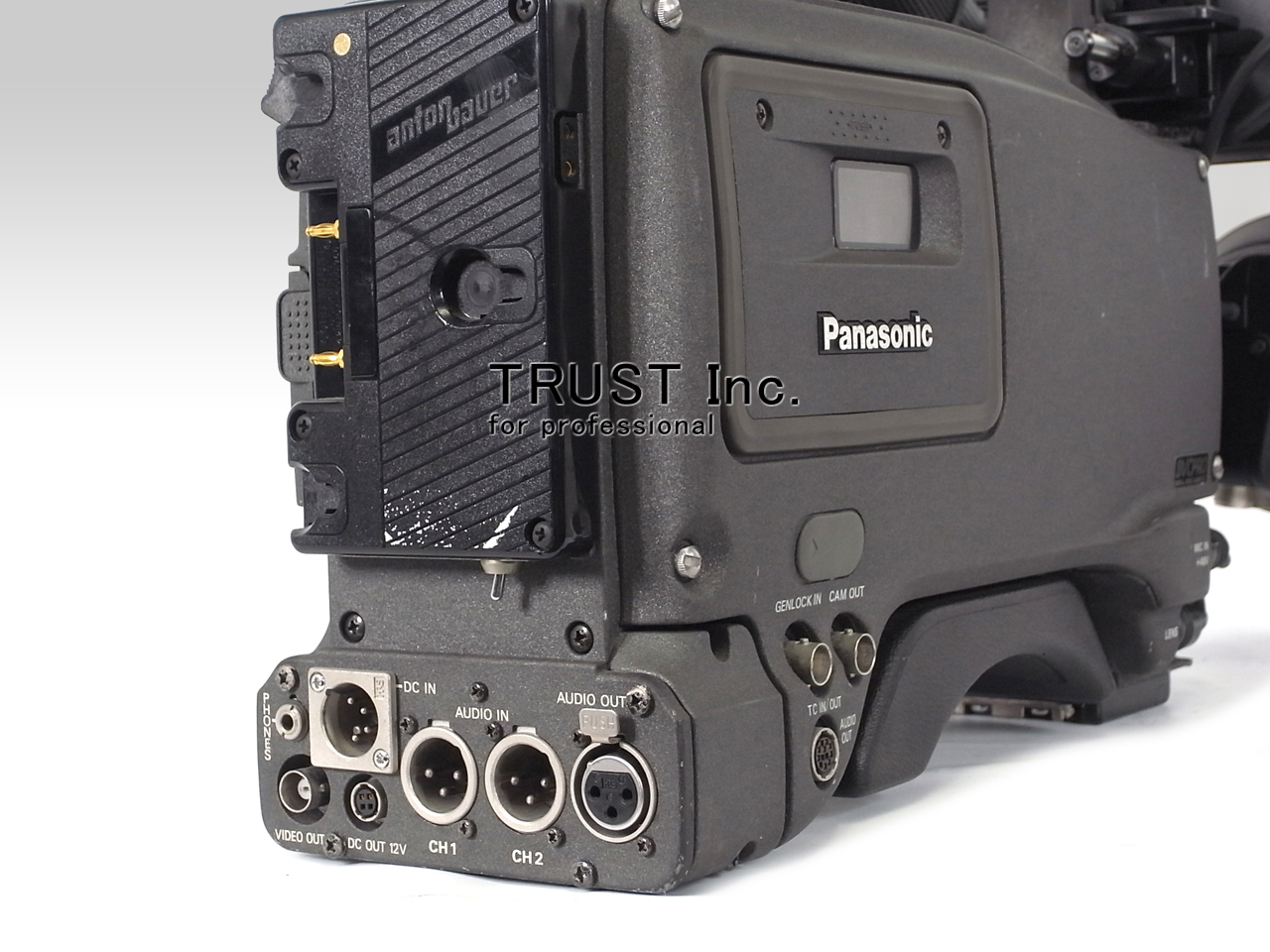 新着◇[中古]Panasonic 業務用 DVCPRO カメラレコーダー AJ-D700 + FUJINON レンズ S18x6.7BERM4 + ACアダプタ AU-B110 セット 現状品 (2) プロ用、業務用