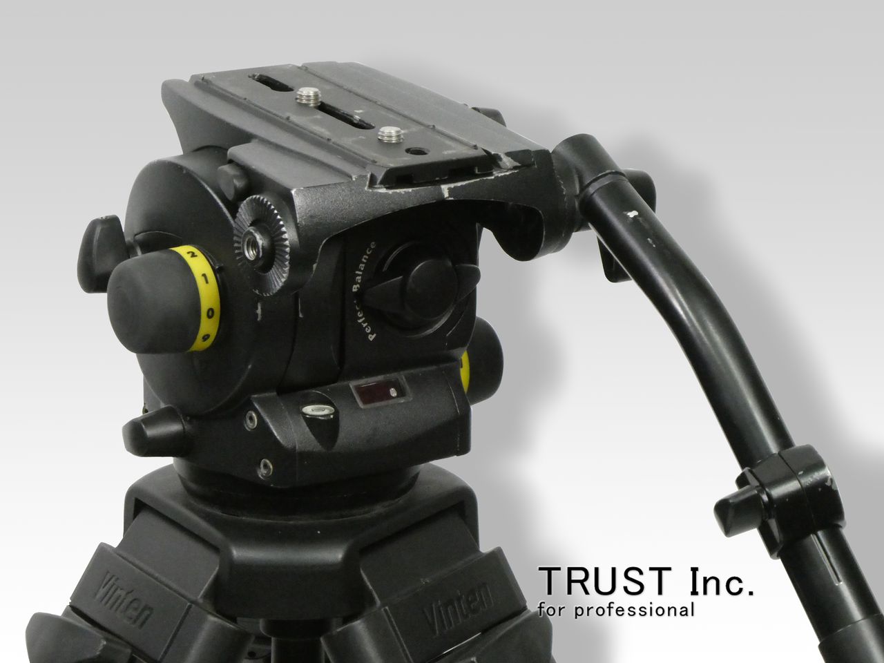 競売 vision Vinten 100 カーボン3段 ブラック ビデオカメラ