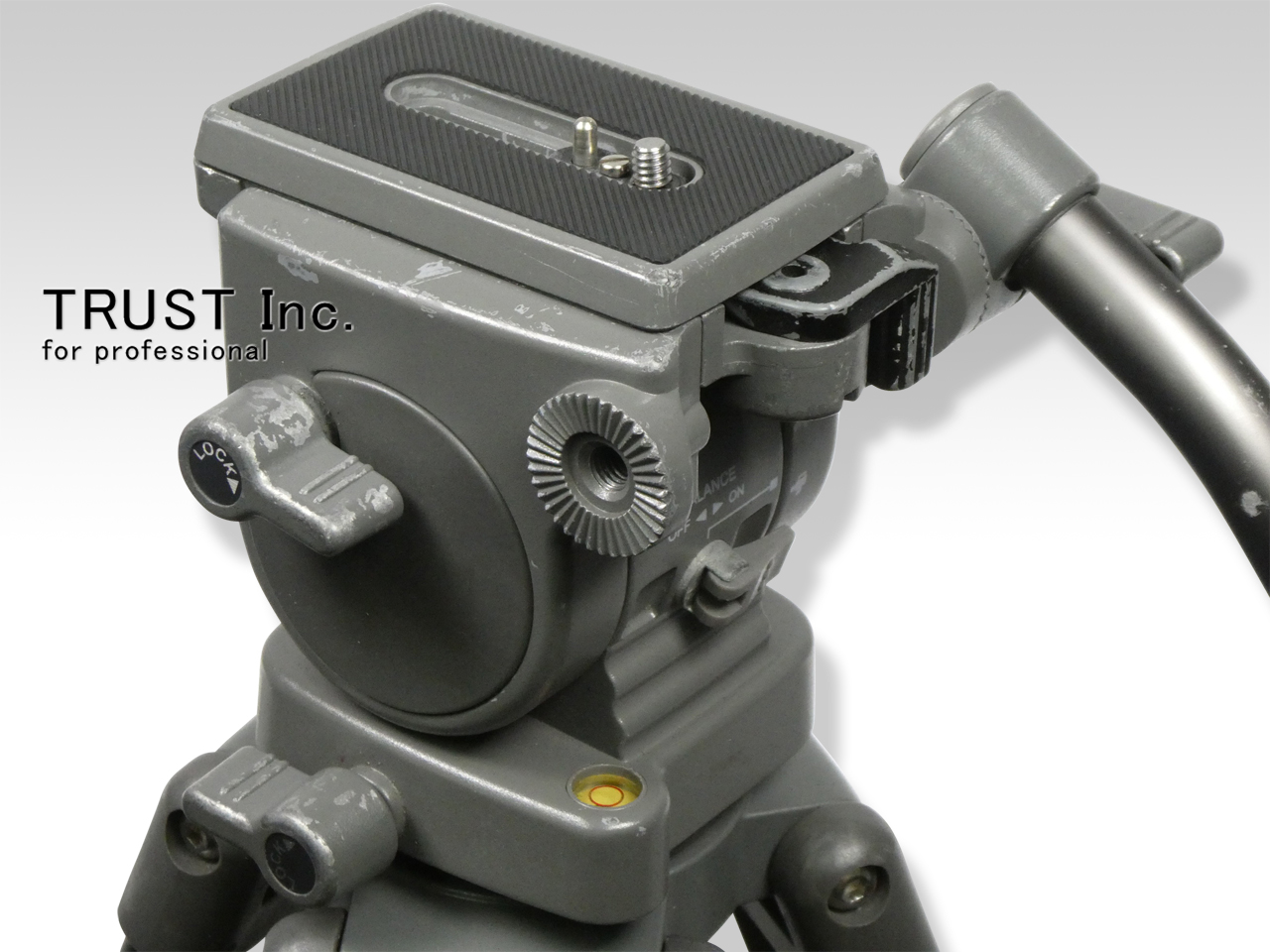 TH-950 DV / Tripod【中古放送用・業務用 映像機器・音響機器の店 - トラスト株式会社】